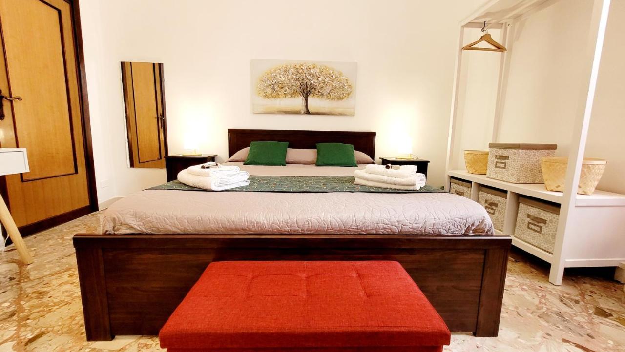 Zanzi 's Charming Rooms Avola Buitenkant foto