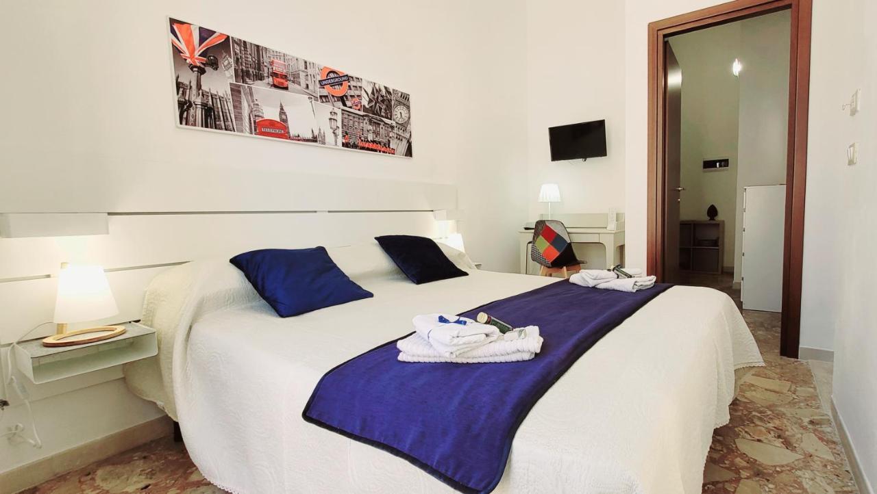 Zanzi 's Charming Rooms Avola Buitenkant foto