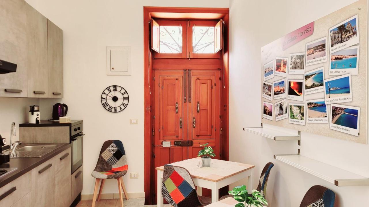 Zanzi 's Charming Rooms Avola Buitenkant foto